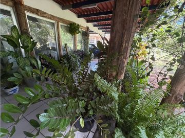 SE VENDE CASA EN CORONADO 1500M A UNA  CUADRA DE LA PLAYA