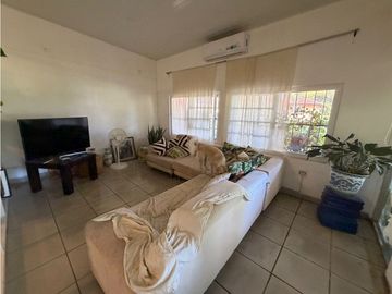 SE VENDE CASA EN CORONADO 1500M A UNA  CUADRA DE LA PLAYA