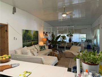 SE VENDE CASA EN CORONADO 1500M A UNA  CUADRA DE LA PLAYA