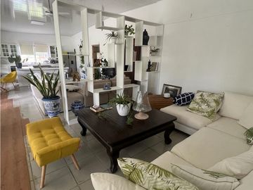 SE VENDE CASA EN CORONADO 1500M A UNA  CUADRA DE LA PLAYA