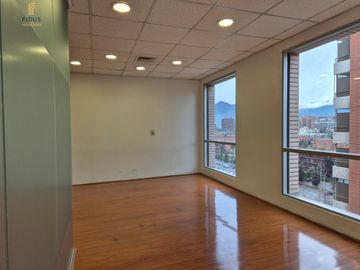 ARRIENDO OFICINA CERCANA METRO - 103M2 - LAS CONDES