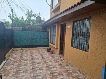 CASA 2 PISOS 4D 2B VILLA SAN FRNACISCO
