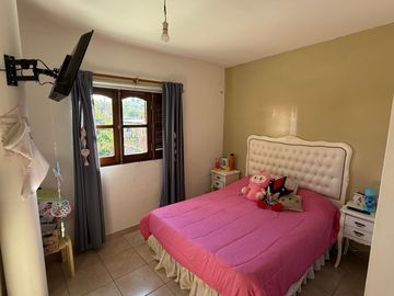 VENTA CASA 2 DORM- 310 m2 B° BAJO LA VIÑA