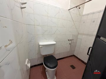 Local comercial en alquiler | Barrio Luján – Calle Cerro Aguilar
