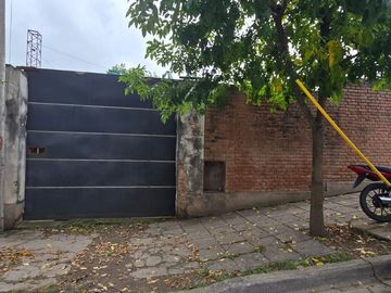 VENTA PROPIEDAD COMERCIAL 402m² SOBRE AV. ILIA