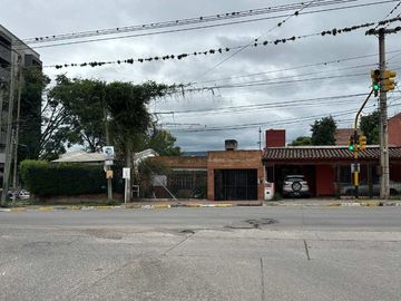 VENTA PROPIEDAD COMERCIAL 402m² SOBRE AV. ILIA
