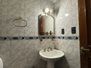 VENTA CASA 6 AMBIENTE ESQUINA 1195m2 BAJO LA VIÑA