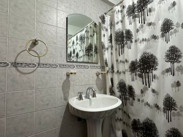 VENTA CASA 6 AMBIENTE ESQUINA 1195m2 BAJO LA VIÑA