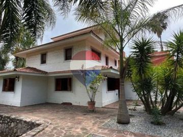 VENTA CASA 6 AMBIENTE ESQUINA 1195m2 BAJO LA VIÑA