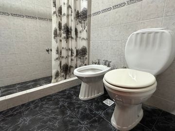 VENTA CASA 6 AMBIENTE ESQUINA 1195m2 BAJO LA VIÑA