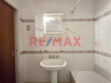 CASA 5 AMB VENTA AVELLANEDA PILETA QUINCHO TIPO PH