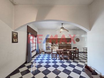 CASA 5 AMB VENTA AVELLANEDA PILETA QUINCHO TIPO PH