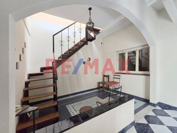 CASA 5 AMB VENTA AVELLANEDA PILETA QUINCHO TIPO PH
