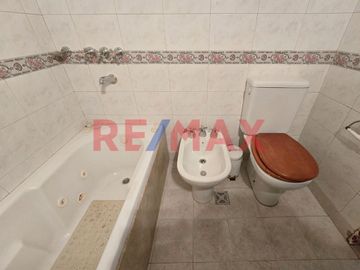 CASA 5 AMB VENTA AVELLANEDA PILETA QUINCHO TIPO PH