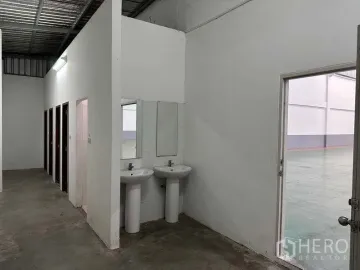 For rent or sale Factory 1666 sqm in Bang Phli, Samut Prakan