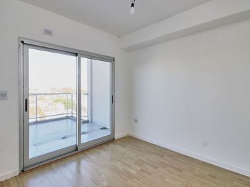 VENTA DEPTO 2 AMB. EN V. URQUIZA C/ BALCON Y PATIO