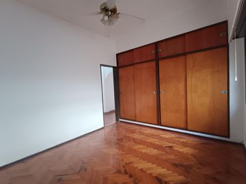 Venta en block – Dos viviendas independientes con entradas propias – Parque Chacabuco