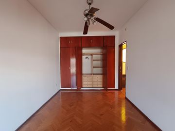 Venta en block – Dos viviendas independientes con entradas propias – Parque Chacabuco