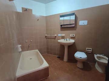 Venta en block – Dos viviendas independientes con entradas propias – Parque Chacabuco