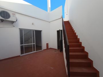 Venta en block – Dos viviendas independientes con entradas propias – Parque Chacabuco