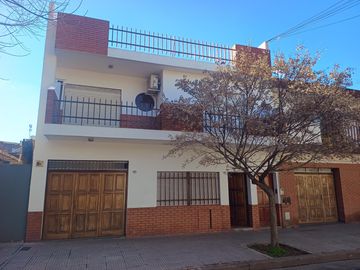 Venta en block – Dos viviendas independientes con entradas propias – Parque Chacabuco