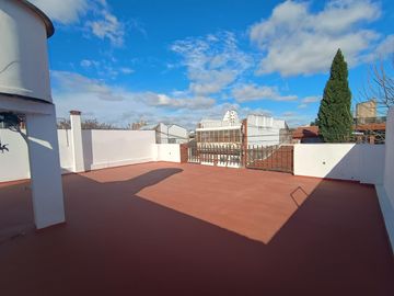 Venta en block – Dos viviendas independientes con entradas propias – Parque Chacabuco