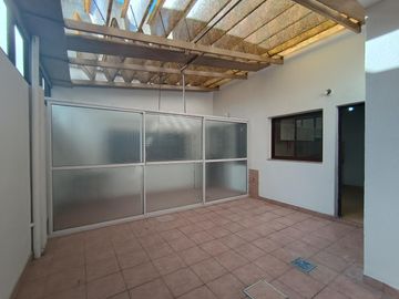 Venta en block – Dos viviendas independientes con entradas propias – Parque Chacabuco