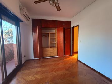 Venta en block – Dos viviendas independientes con entradas propias – Parque Chacabuco