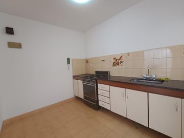 Venta en block – Dos viviendas independientes con entradas propias – Parque Chacabuco