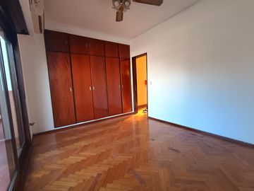 Venta en block – Dos viviendas independientes con entradas propias – Parque Chacabuco