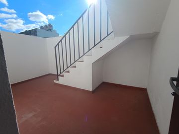 Venta en block – Dos viviendas independientes con entradas propias – Parque Chacabuco