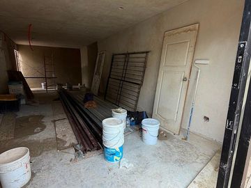 LOCAL COMERCIAL EN PRE-RENTA SOBRE AV PRINCIPAL EN FRANCISCO DE MONTEJO PREPA 8
