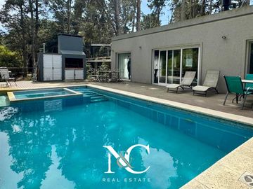 Casa en  venta en Costa Esmeralda con gas natural