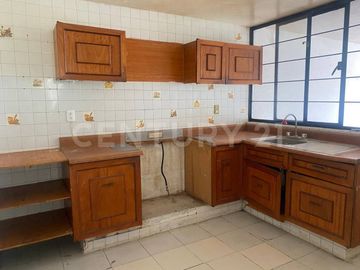 Casa en Venta de un piso - Fraccionamiento Arcos de Santa Cruz