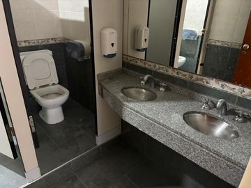 Av. Santa Fe 1970 - Oficinas - Consultorios - Apto todo destino