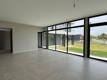 Moderna casa a estrenar sobre lote en esquina en dos plantas | San Matías | Maschwitz | Escobar
