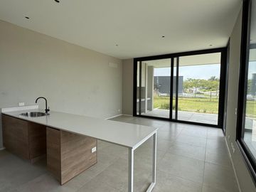 Moderna casa a estrenar sobre lote en esquina en dos plantas | San Matías | Maschwitz | Escobar