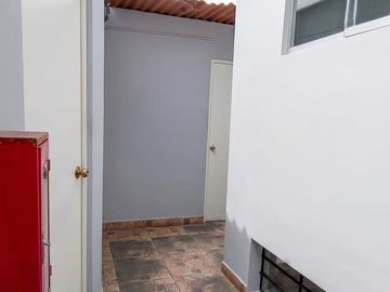 ALQUILER DE CASA / OFICINA CON COCHERA EN MIRAFLORES