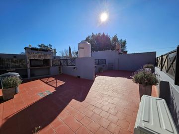 Excelente PH de 3 ambientes tipo casa refaccionado a nuevo | San Andrés | Villa Ballester