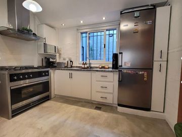 Excelente PH de 3 ambientes tipo casa refaccionado a nuevo | San Andrés | Villa Ballester