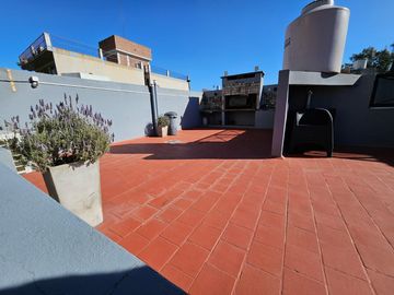 Excelente PH de 3 ambientes tipo casa refaccionado a nuevo | San Andrés | Villa Ballester