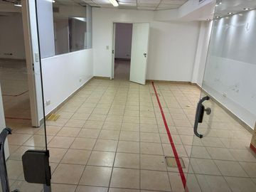 Av. Santa Fe 1970 - Oficinas - Consultorios - Apto todo destino