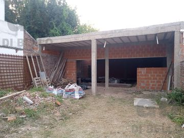 Terreno en Villa Fox con proyecto en construccion