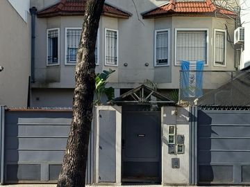 Casa Triplex 4 ambientes  con pileta Curapaligue 550 Parque Chacabuco Caba