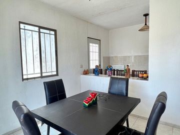Casa en renta semiamueblada en Las Americas II