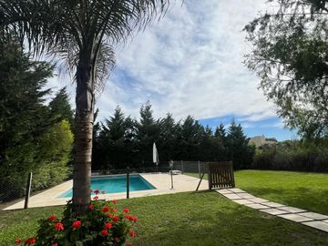 Casa en venta en Barrio Estancia Smithfield, sobre lote central