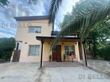 Casa en venta en Barrio Estancia Smithfield, sobre lote central