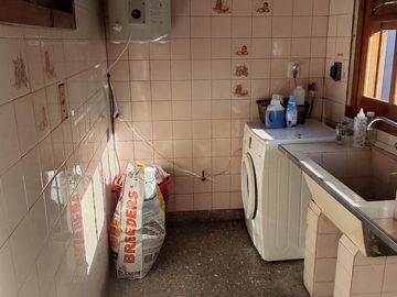 Casa en venta de 3 ambientes edificado sobre 2 lotes de terreno