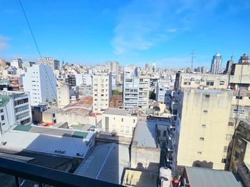 Monoambiente en piso alto y en excelente ubicacion!!
