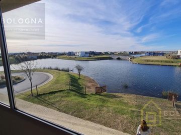 Casa al lago en Puertos del Lago Escobar  Araucarias